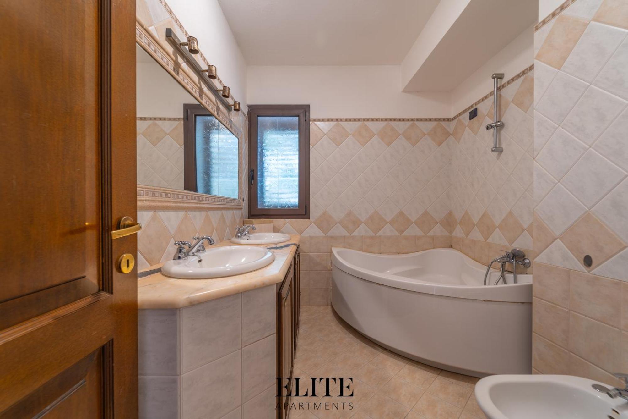 B&B My Home Al Centro Di Olbia Extérieur photo